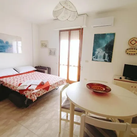 Apartment Europa37 *
